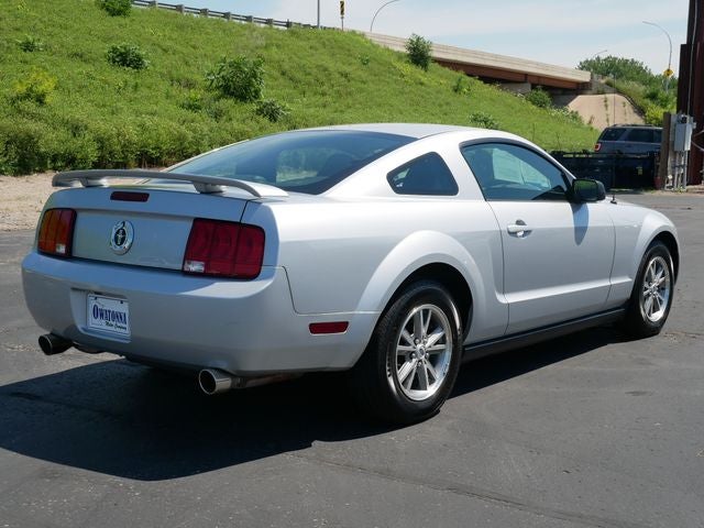 2005 Ford Mustang V6 Deluxe