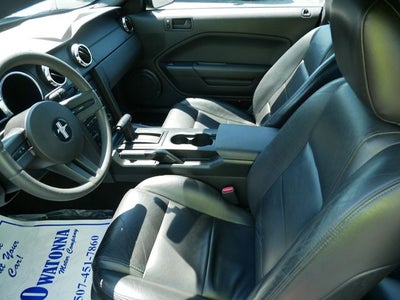 2005 Ford Mustang V6 Deluxe