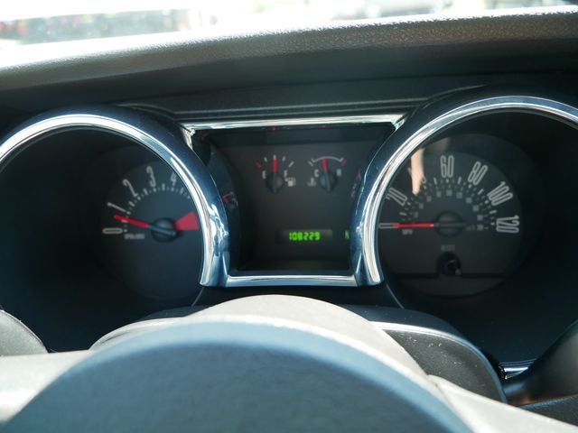 2005 Ford Mustang V6 Deluxe