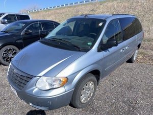2005 Chrysler Town &amp; Country LX