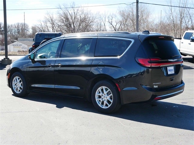 Used 2022 Chrysler Pacifica Touring L with VIN 2C4RC1BG8NR147047 for sale in Owatonna, Minnesota
